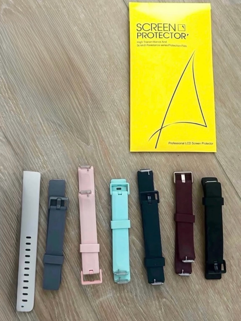 Fitbit interchangeable bands + screen protectors✨
